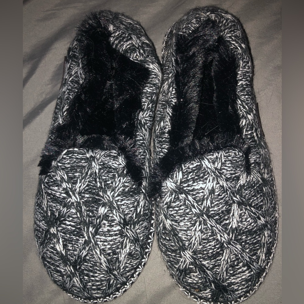 MUK LUKS slippers size 9-10